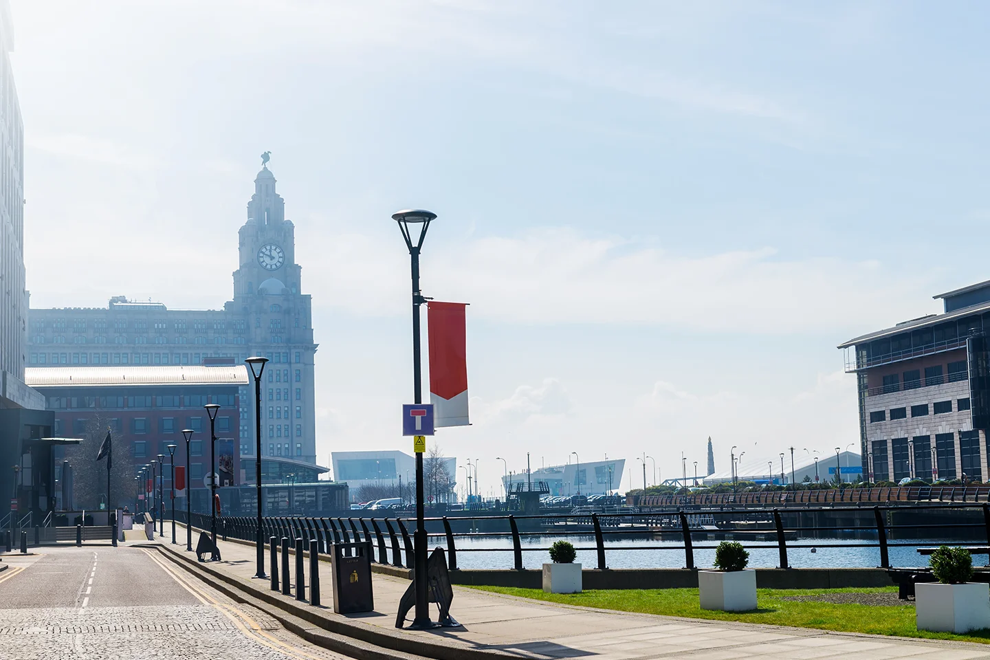 beautiful-sunny-day-in-liverpool-uk-different-vi-2023-11-27-04-57-19-utc (1) (1)