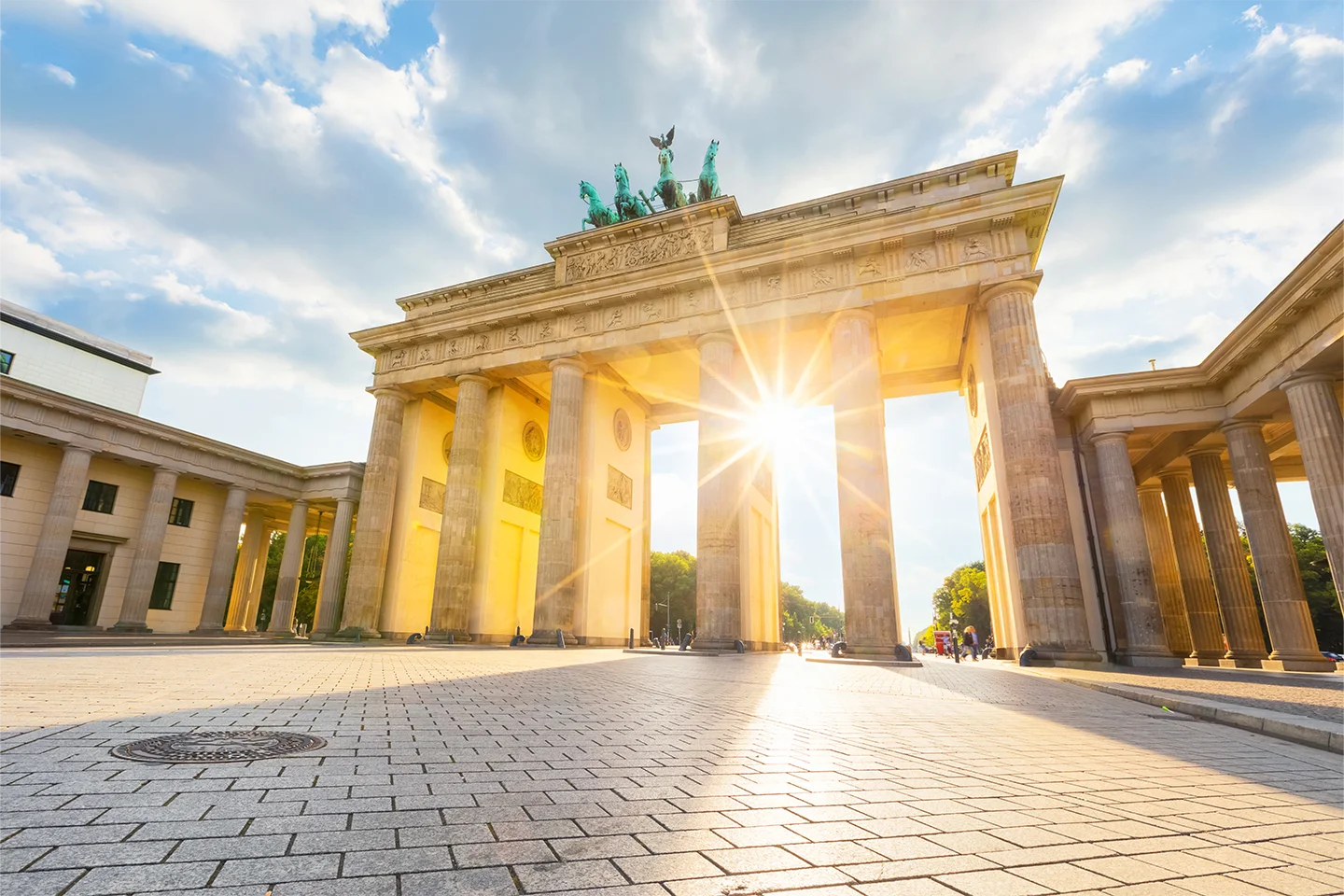 brandenburg-gate-in-berling-germany-2024-10-16-12-17-19-utc